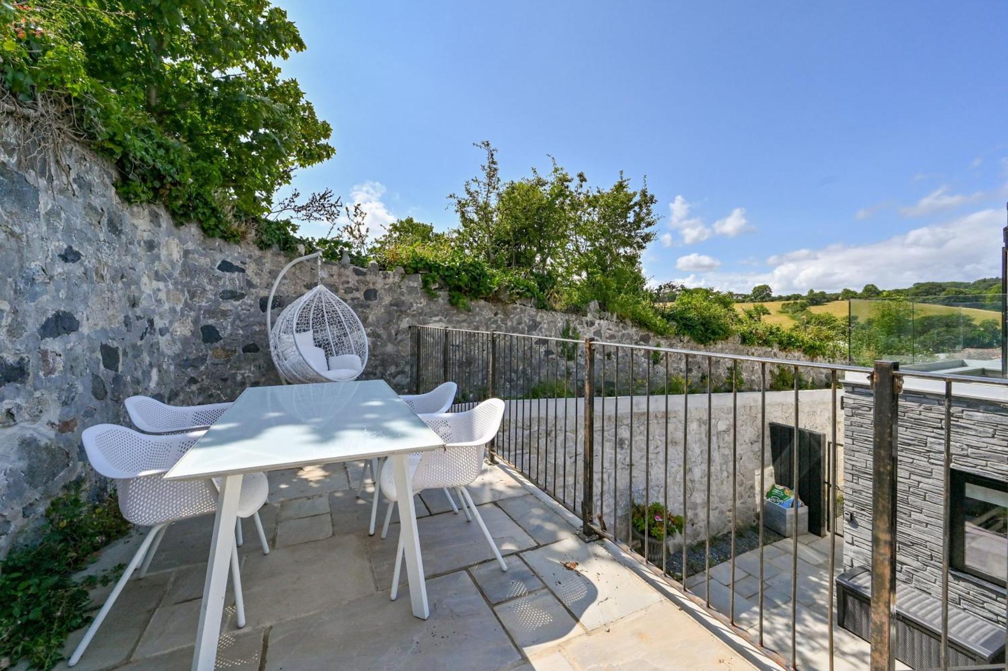 1 The Nest - Luxury Modern House Nr Beach & Bars With Sea Views & Free Parking Villa Charlestown  Exterior photo